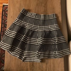 Cute black and white high waisted skirt